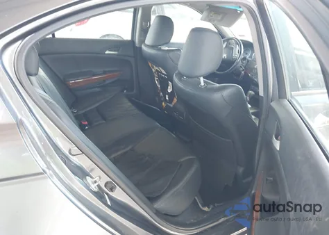 2011 Honda Accord 3.5 Ex-L z USA, uszkodzony, nr VIN 1HGCP3F84BA025845